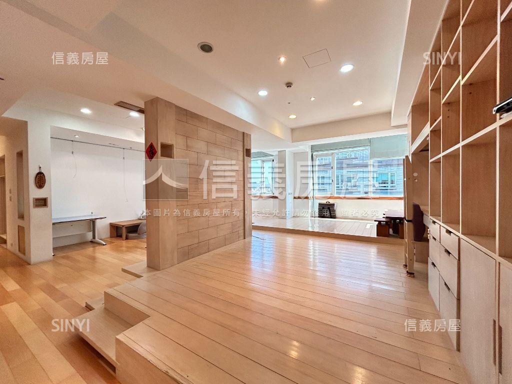曼哈頓裝潢大四房房屋室內格局與周邊環境