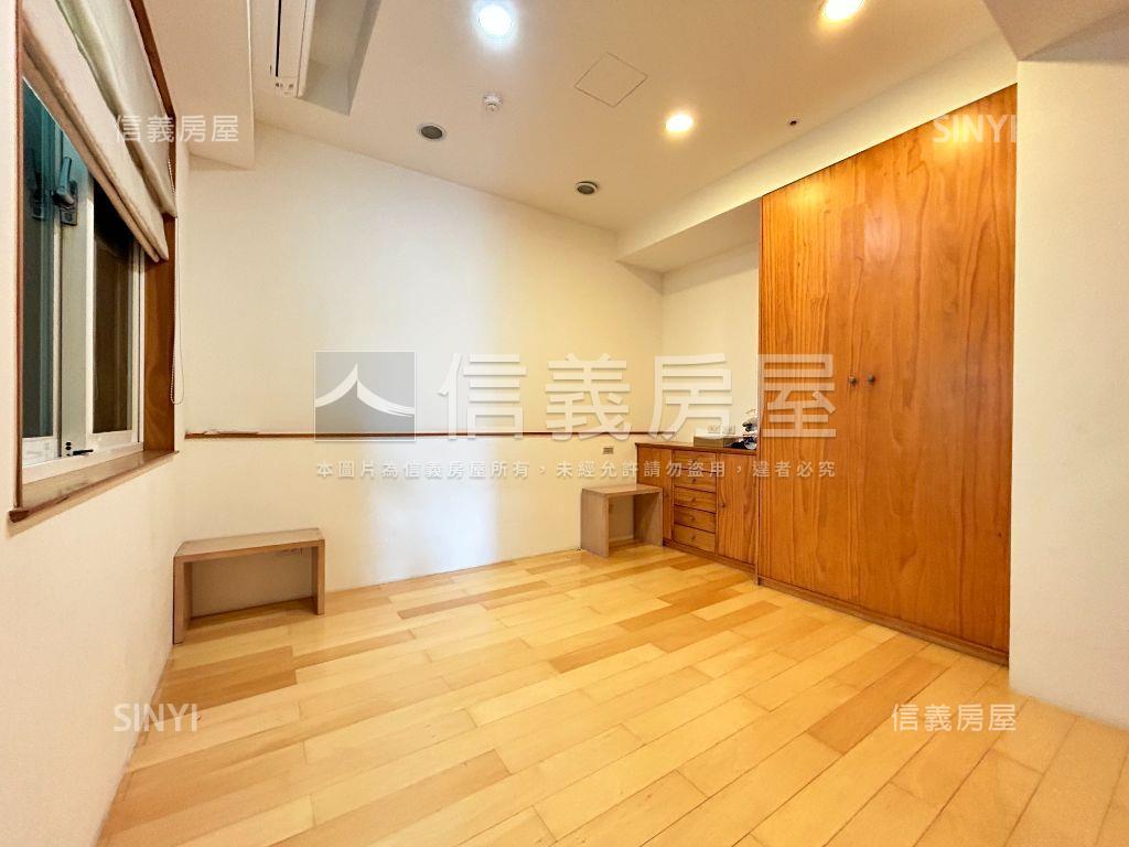 曼哈頓裝潢大四房房屋室內格局與周邊環境