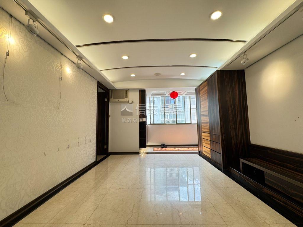 拎包入住一層一戶公寓三樓房屋室內格局與周邊環境