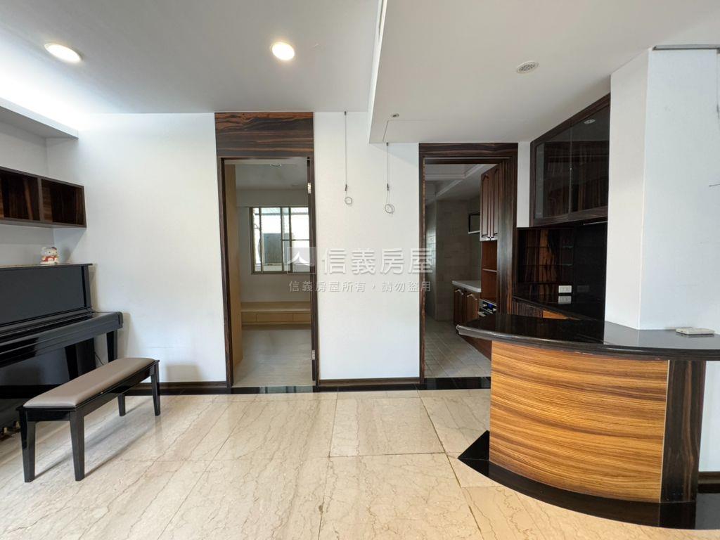 拎包入住一層一戶公寓三樓房屋室內格局與周邊環境