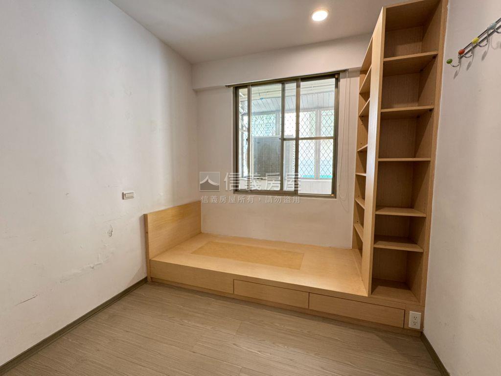 拎包入住一層一戶公寓三樓房屋室內格局與周邊環境