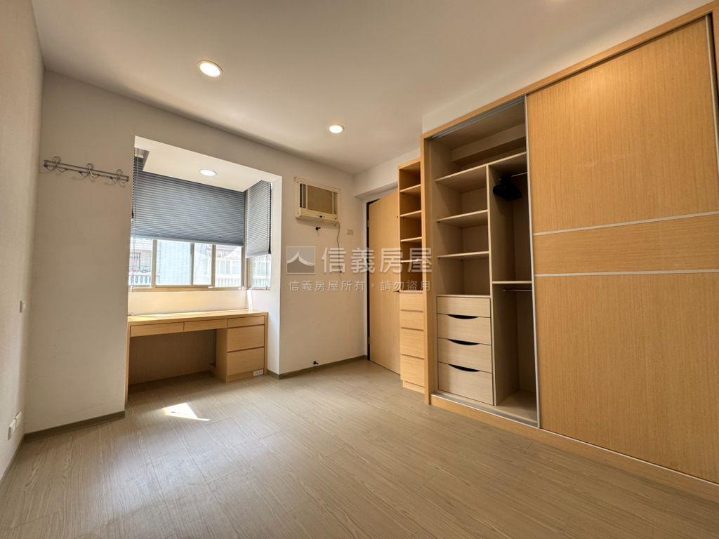 拎包入住一層一戶公寓三樓房屋室內格局與周邊環境