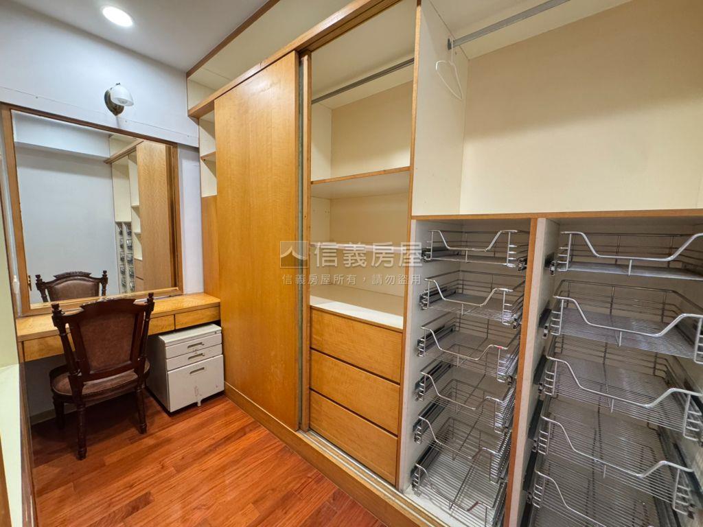 拎包入住一層一戶公寓三樓房屋室內格局與周邊環境