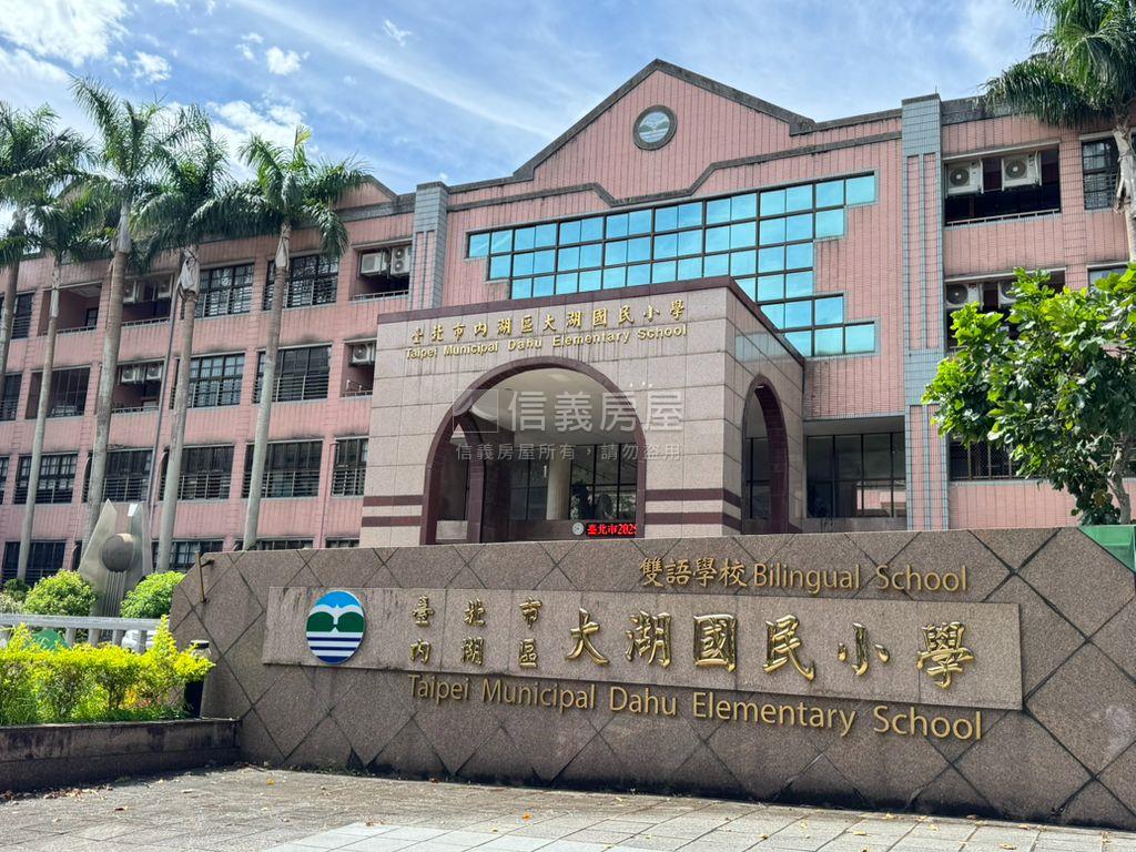 拎包入住一層一戶公寓三樓房屋室內格局與周邊環境