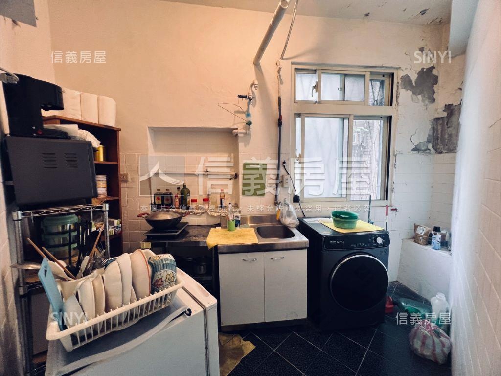 黃金三角窗店面１＋２樓房屋室內格局與周邊環境