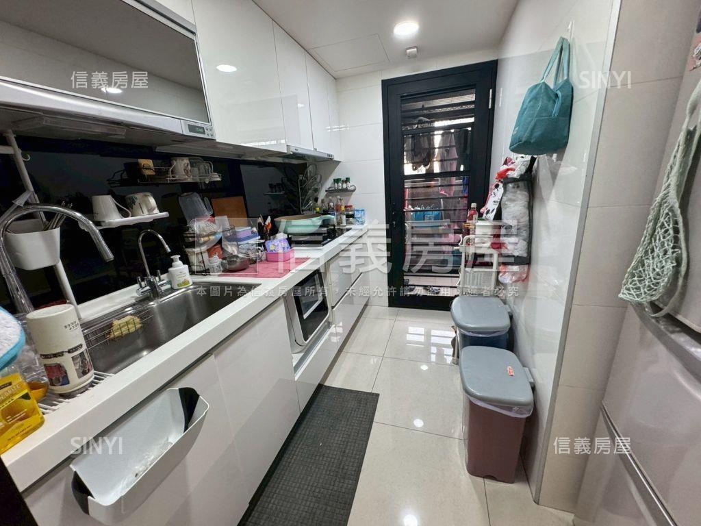 極品✪近７４十期三房車位房屋室內格局與周邊環境