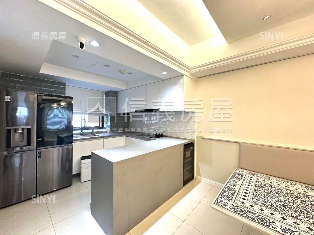 風尚稀有樓中樓含車位房屋室內格局與周邊環境