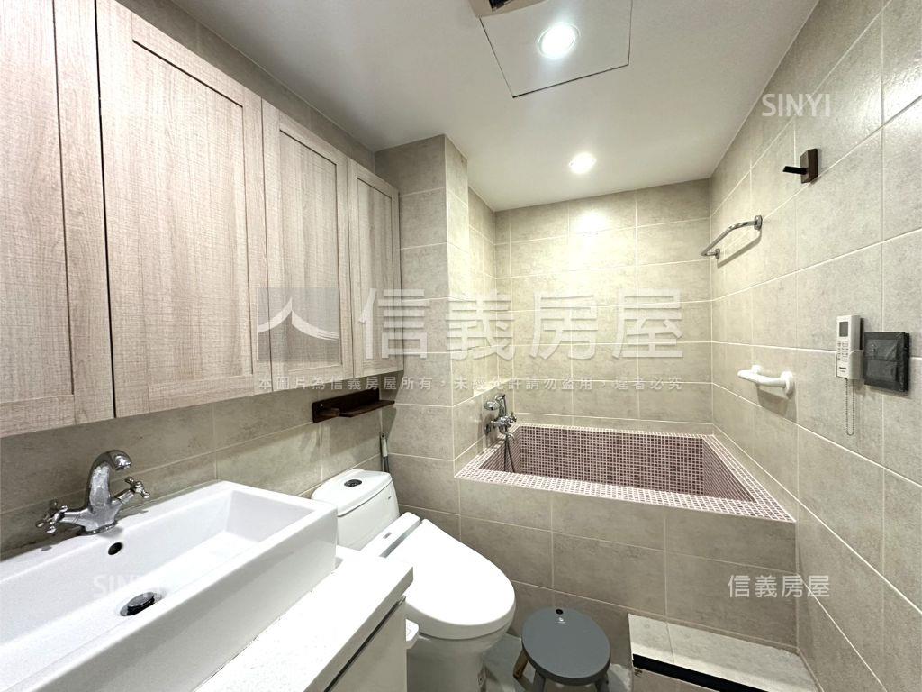 風尚稀有樓中樓含車位房屋室內格局與周邊環境