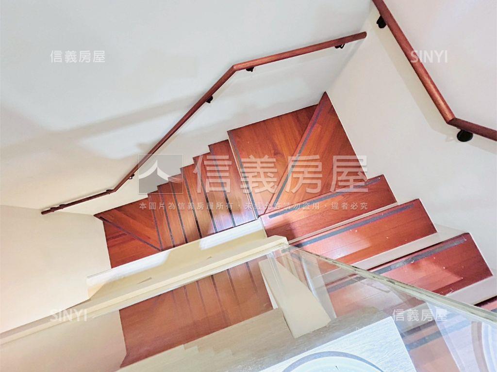 風尚稀有樓中樓含車位房屋室內格局與周邊環境