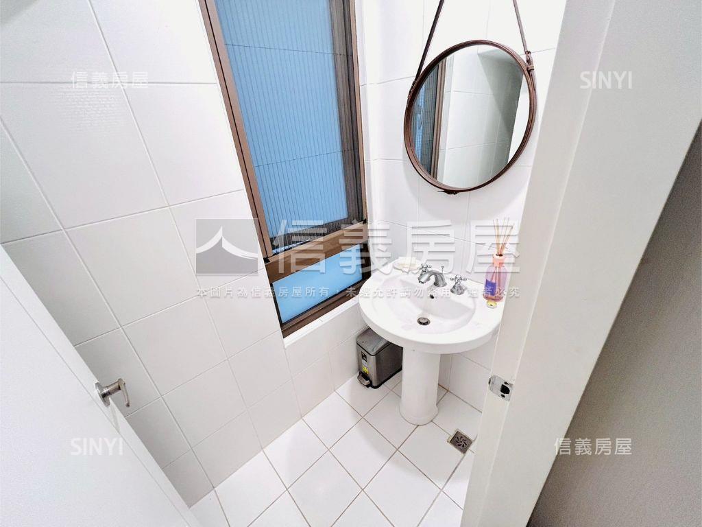 風尚稀有樓中樓含車位房屋室內格局與周邊環境