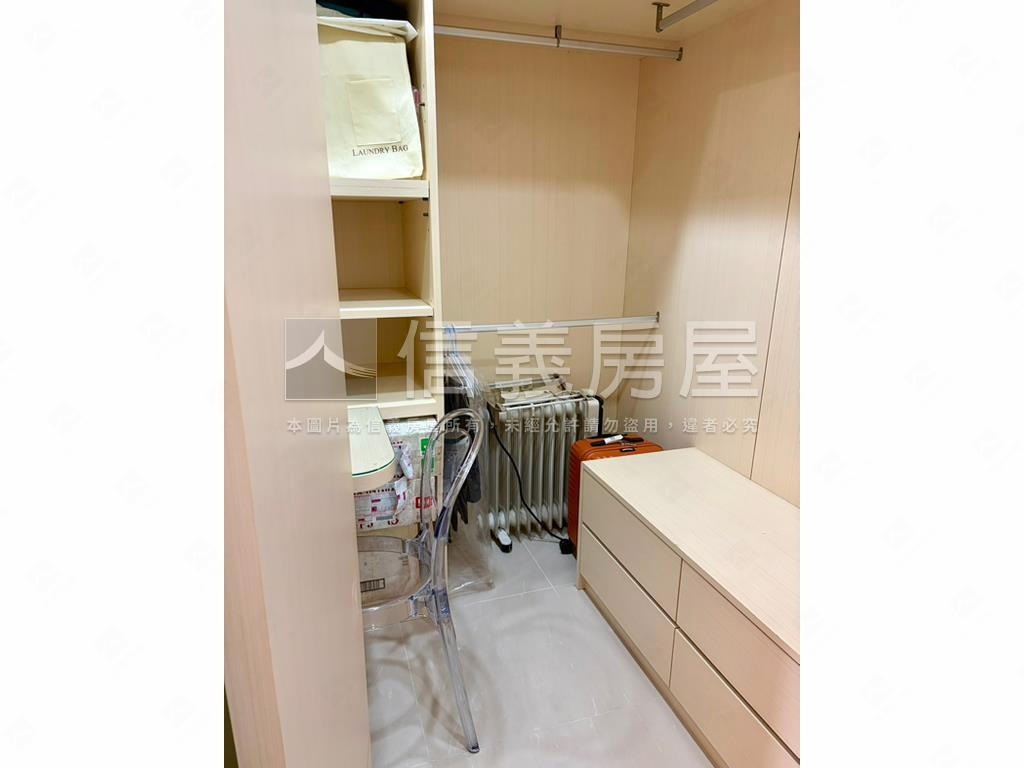 臻盛英倫三房車位房屋室內格局與周邊環境