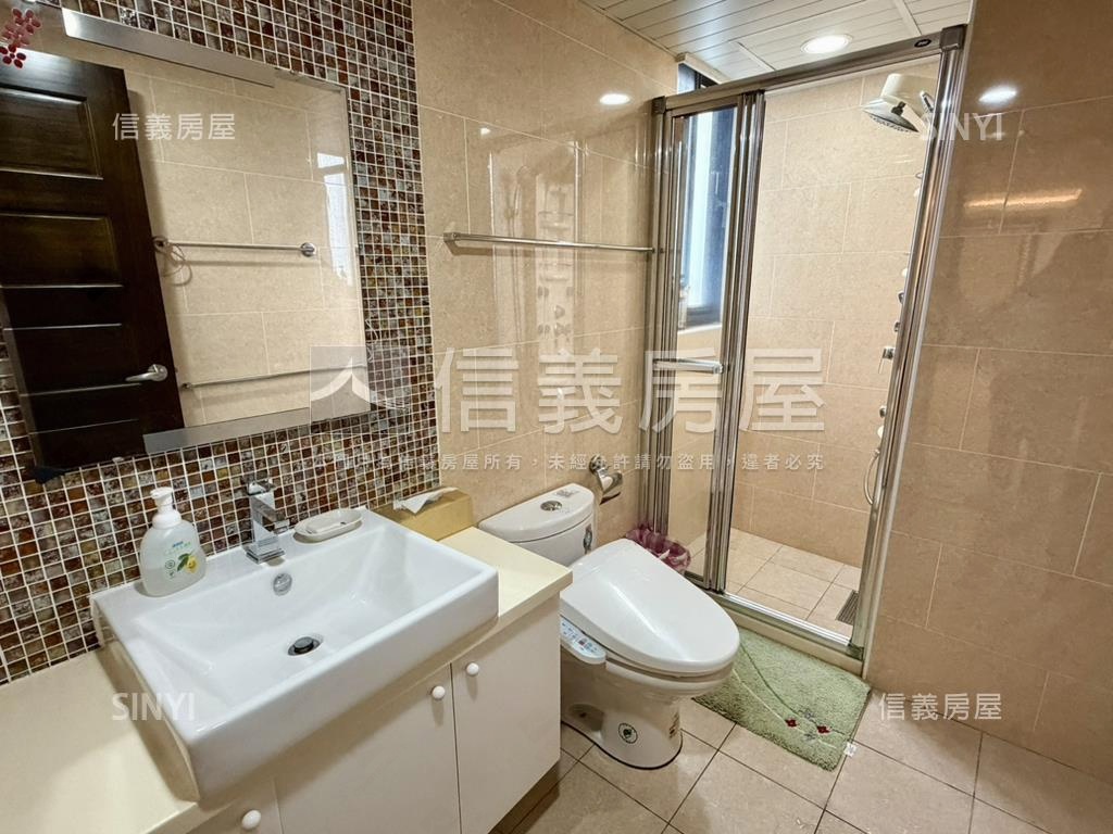 臻盛英倫三房車位房屋室內格局與周邊環境