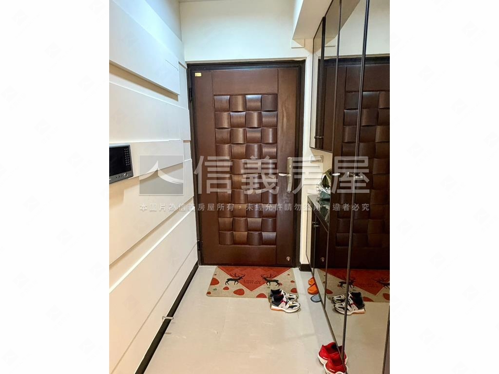 臻盛英倫三房車位房屋室內格局與周邊環境