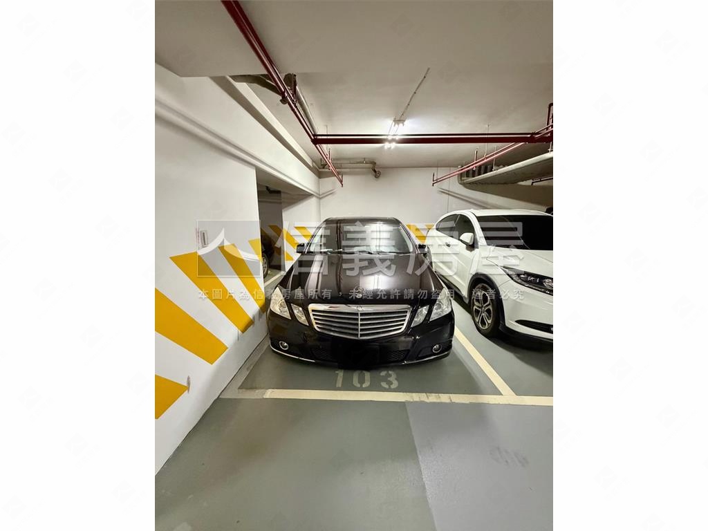 臻盛英倫三房車位房屋室內格局與周邊環境