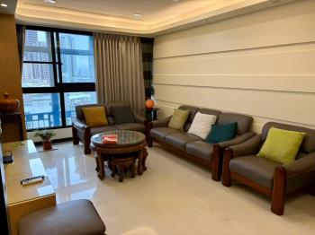 臻盛英倫三房車位