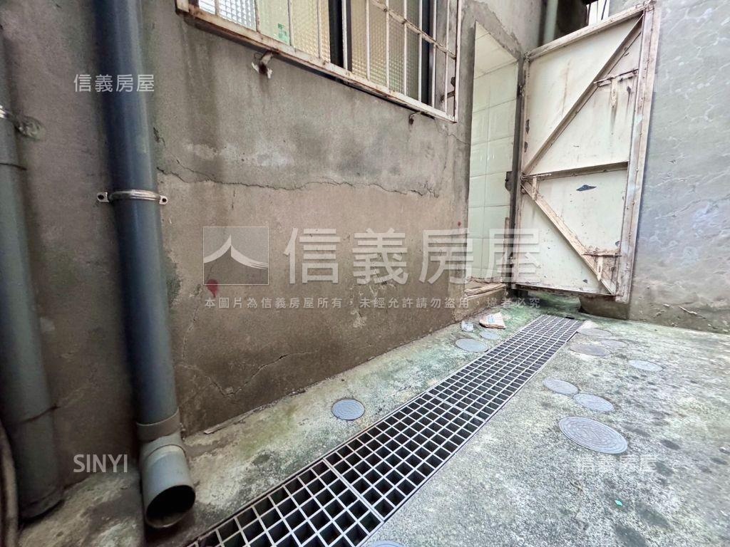 高醫商圈朝北正街騎樓透店房屋室內格局與周邊環境