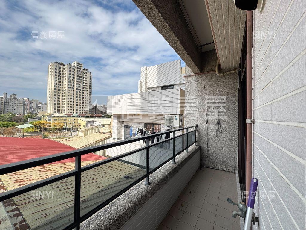 合勤綠園道美裝２房車位房屋室內格局與周邊環境