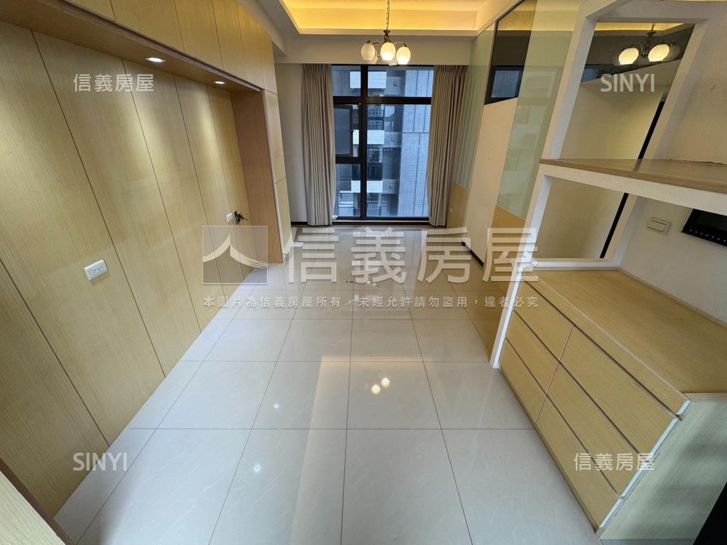 合勤綠園道美裝２房車位房屋室內格局與周邊環境