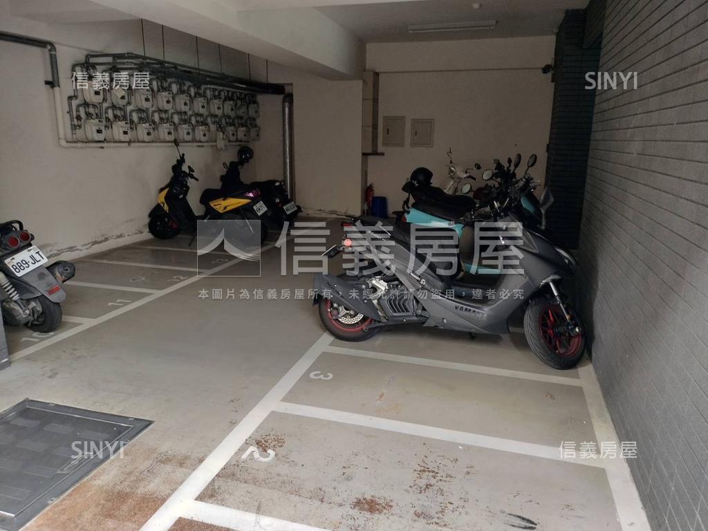 合勤綠園道美裝２房車位房屋室內格局與周邊環境