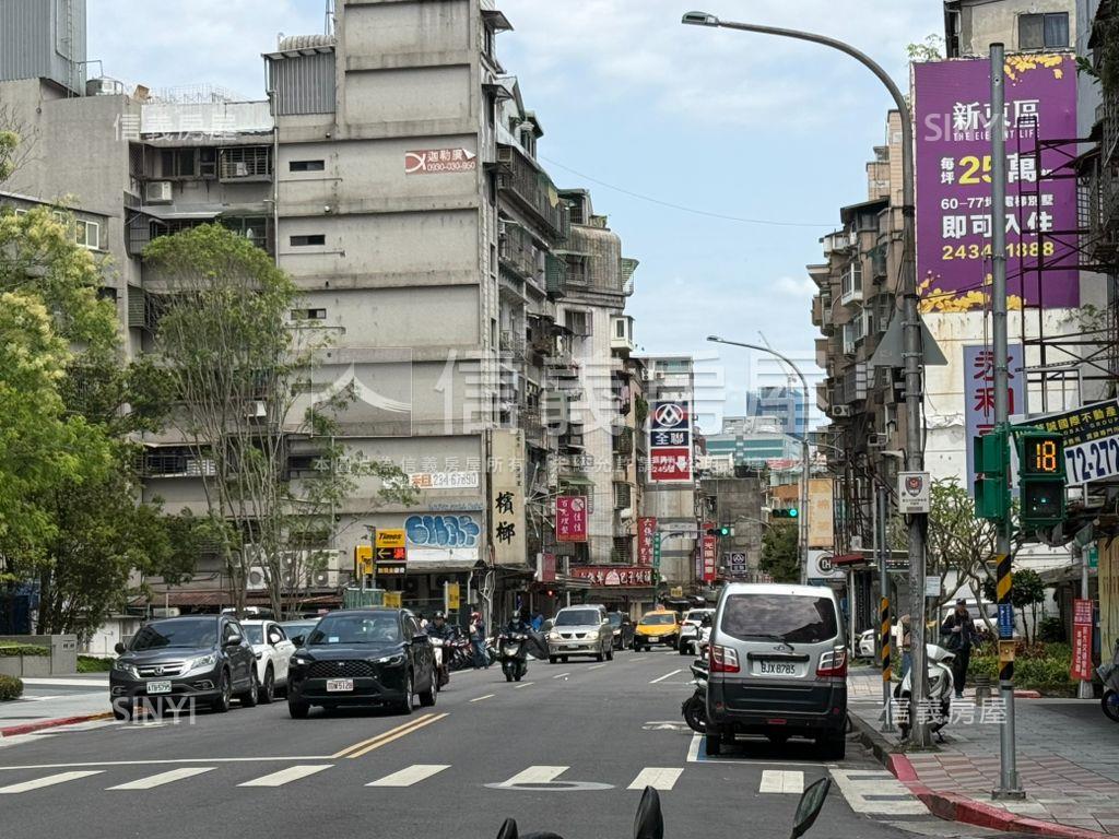 信安人潮店面房屋室內格局與周邊環境