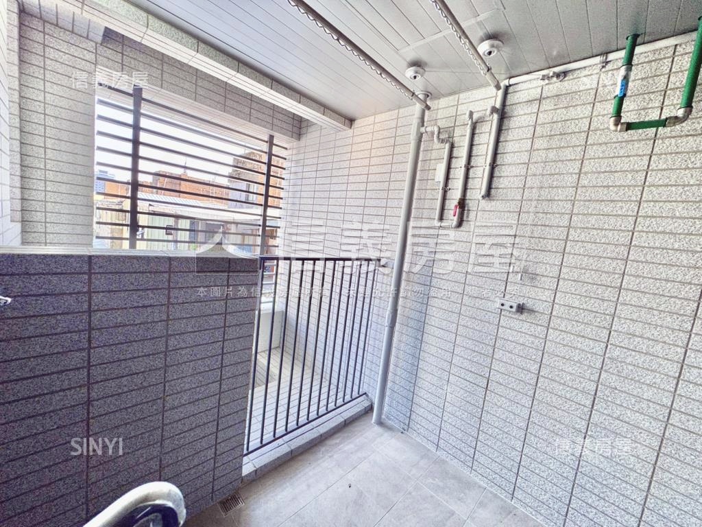 璞松綻３房新成屋房屋室內格局與周邊環境