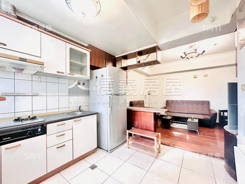 低總價～西區兩房平面車位房屋室內格局與周邊環境