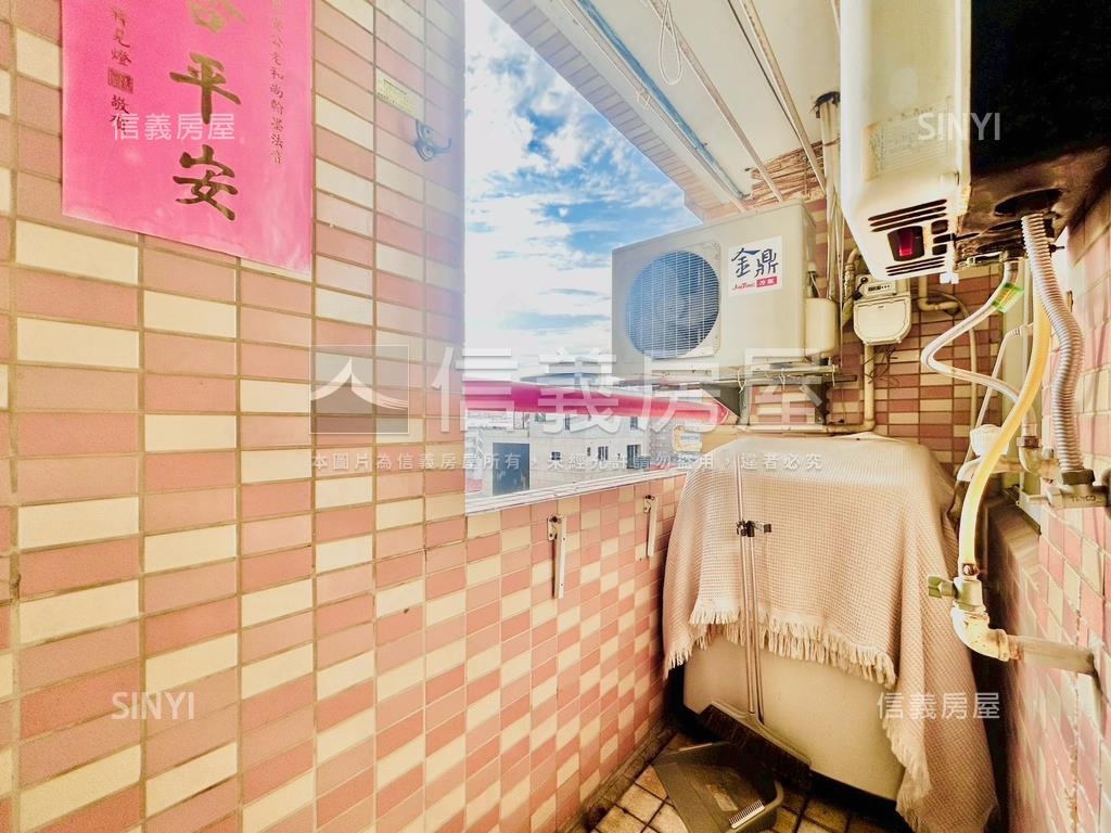 低總價～西區兩房平面車位房屋室內格局與周邊環境