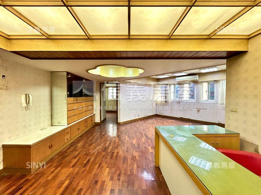 可看屋！遠企高樓邊間四房房屋室內格局與周邊環境