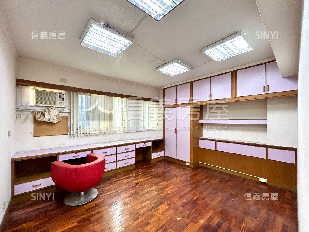 可看屋！遠企高樓邊間四房房屋室內格局與周邊環境