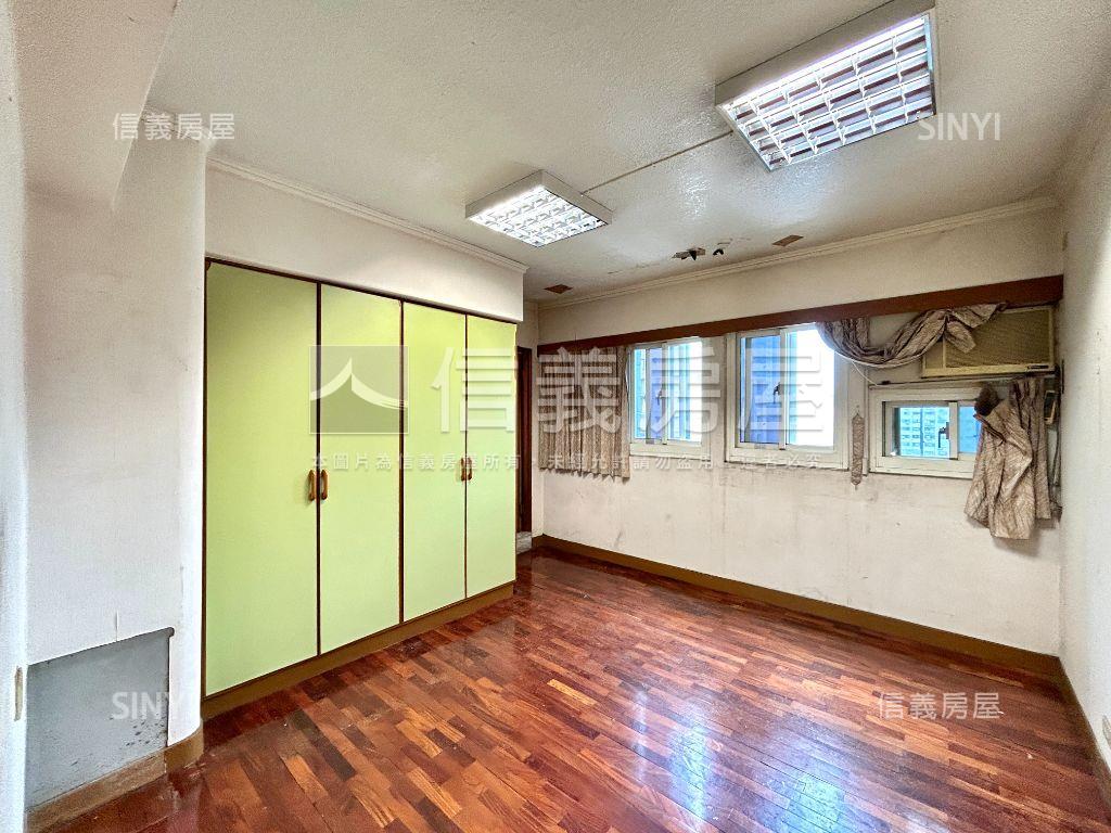 可看屋！遠企高樓邊間四房房屋室內格局與周邊環境