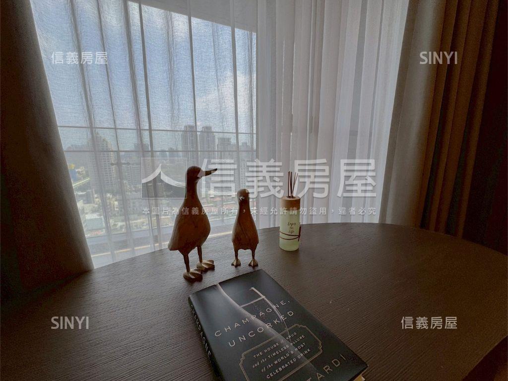 雙橡園Ｖ１特區美宅邸房屋室內格局與周邊環境