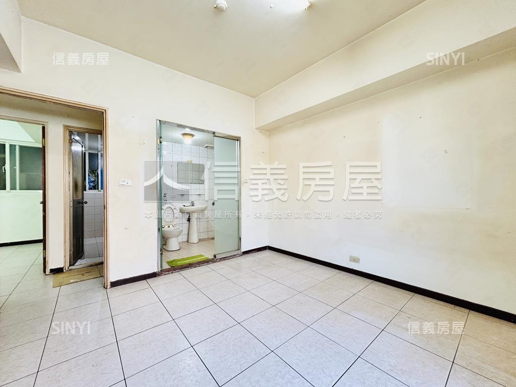 中山國小捷運電梯三房房屋室內格局與周邊環境