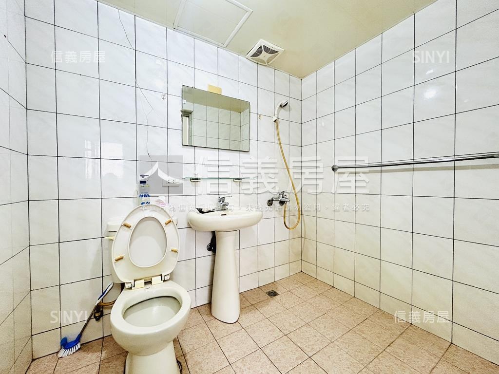 中山國小捷運電梯三房房屋室內格局與周邊環境