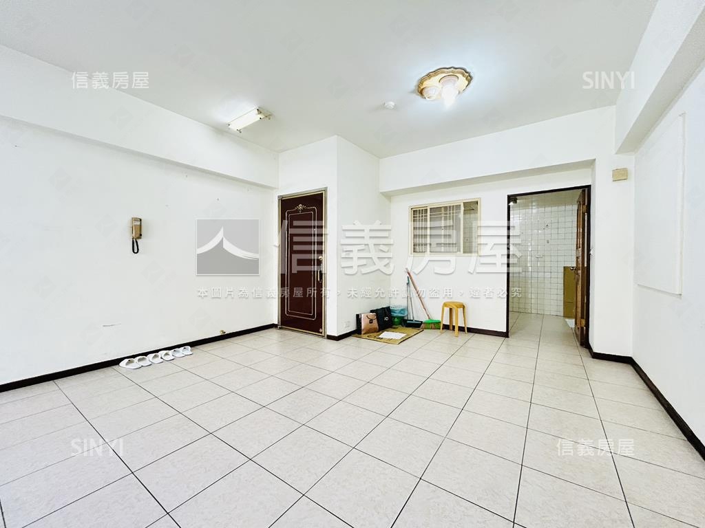 中山國小捷運電梯三房房屋室內格局與周邊環境