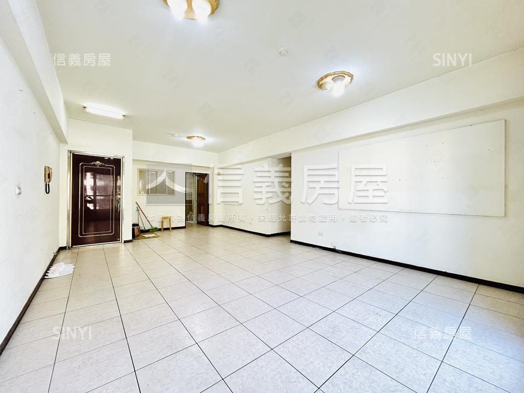 中山國小捷運電梯三房房屋室內格局與周邊環境