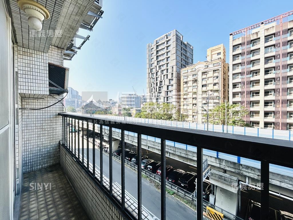 中山國小捷運電梯三房房屋室內格局與周邊環境