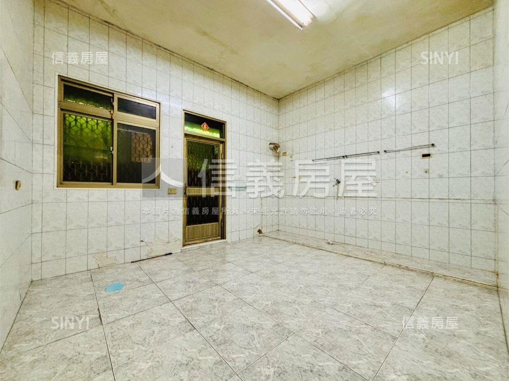 可住可店大空間臨路透天房屋室內格局與周邊環境