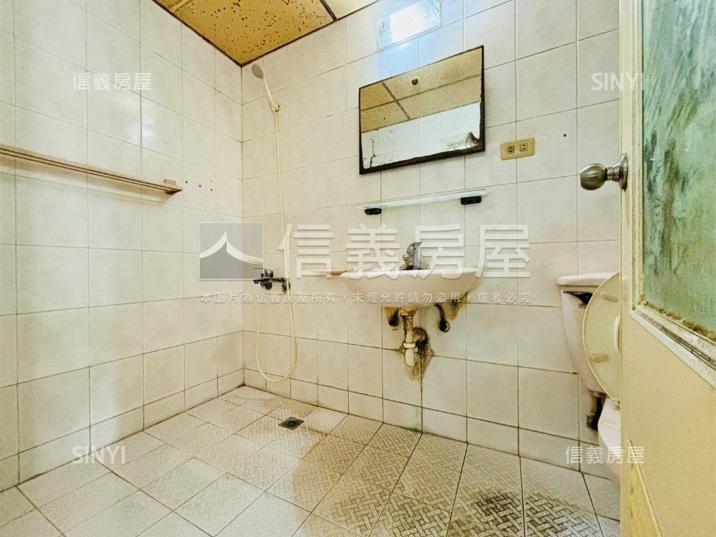 可住可店大空間臨路透天房屋室內格局與周邊環境