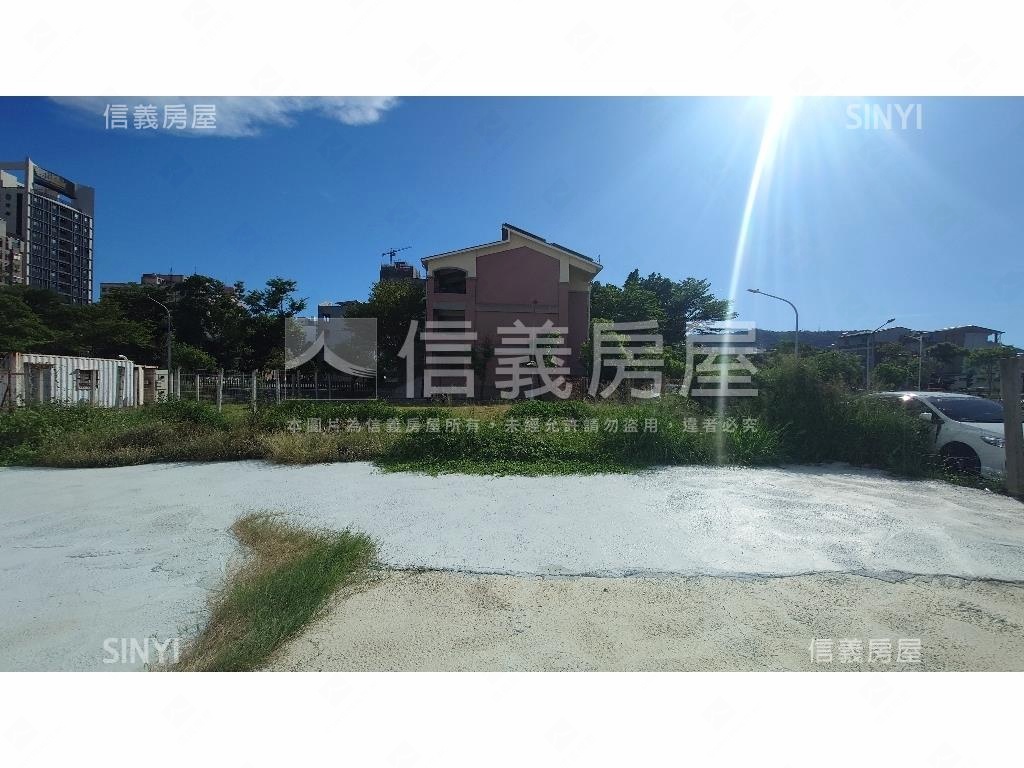中華建國鳳北段住５土地１房屋室內格局與周邊環境