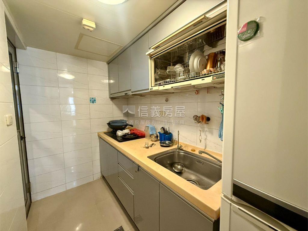 歐洲村桂冠三房車位房屋室內格局與周邊環境