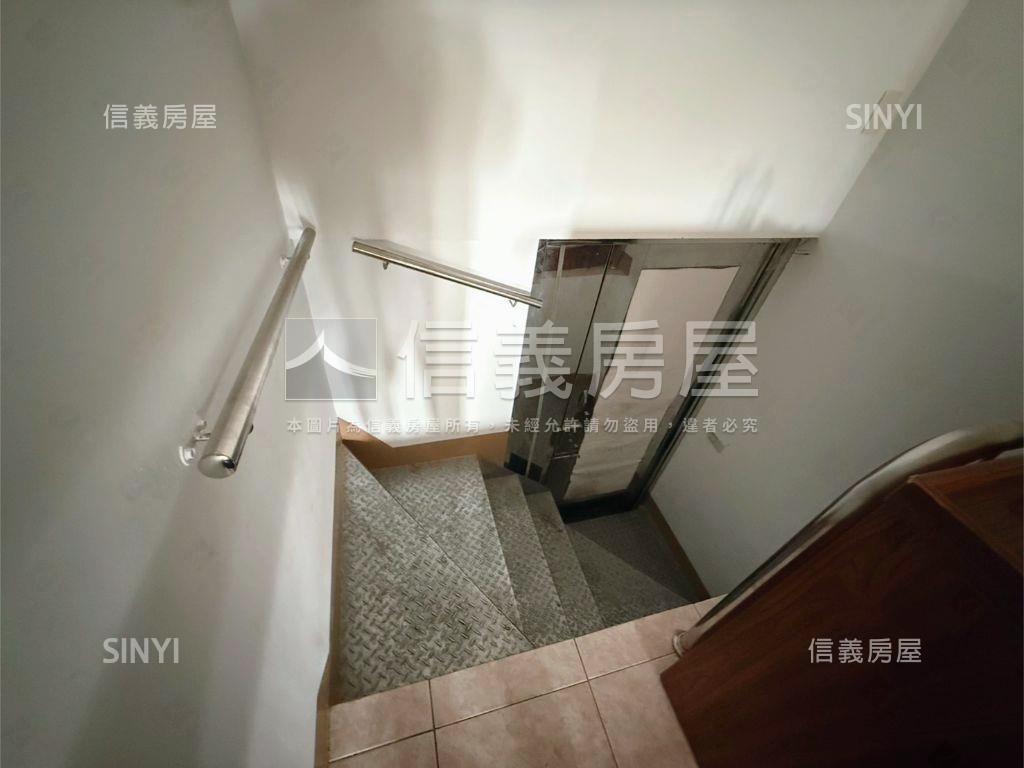 鈴木金店面房屋室內格局與周邊環境