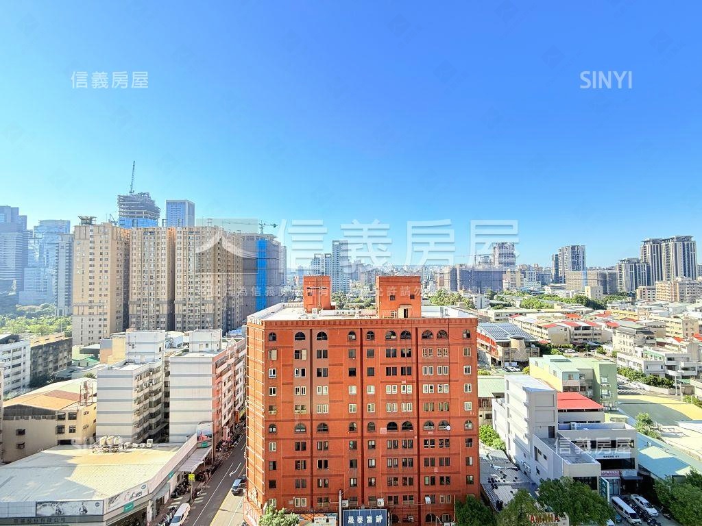 世紀之頂視野四房雙平車位房屋室內格局與周邊環境