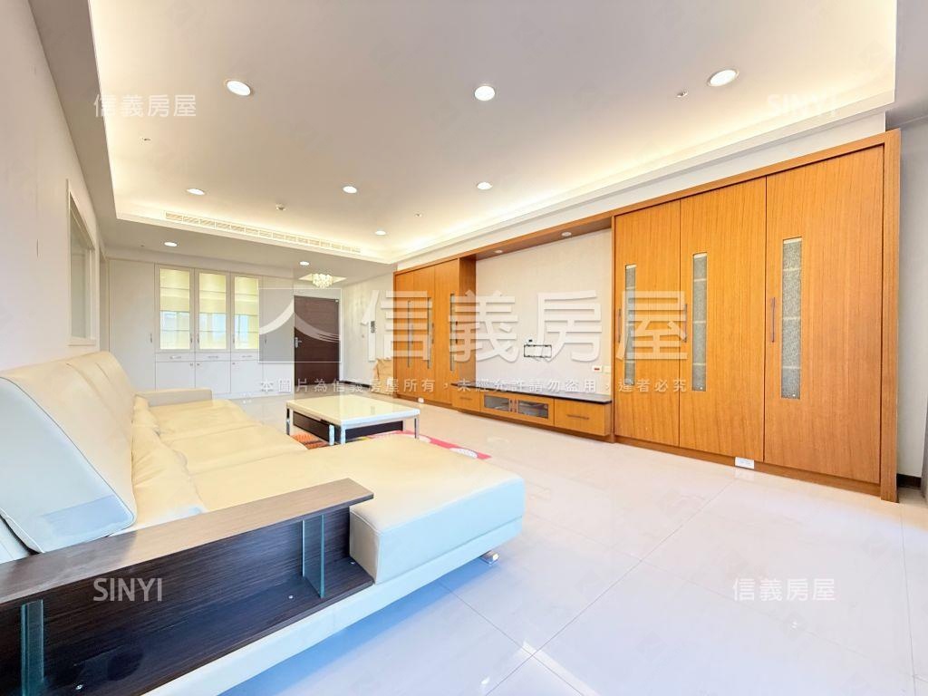 世紀之頂視野四房雙平車位房屋室內格局與周邊環境