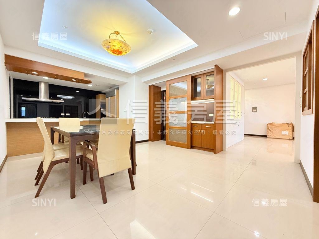 世紀之頂視野四房雙平車位房屋室內格局與周邊環境