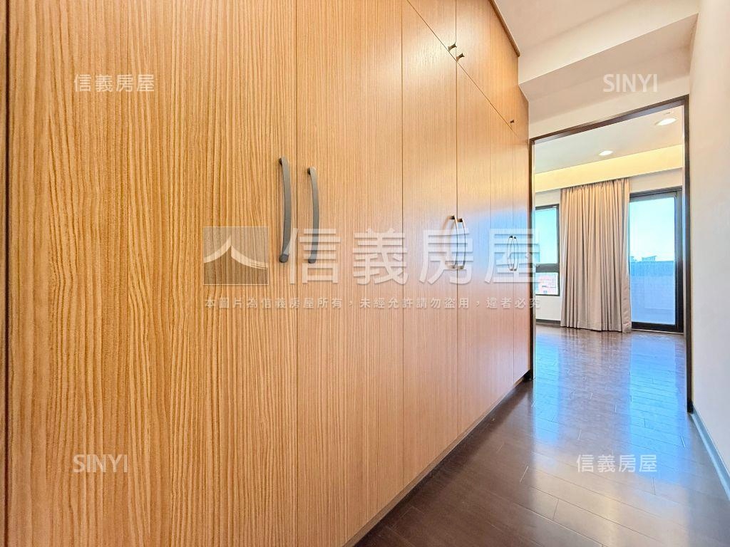 世紀之頂視野四房雙平車位房屋室內格局與周邊環境