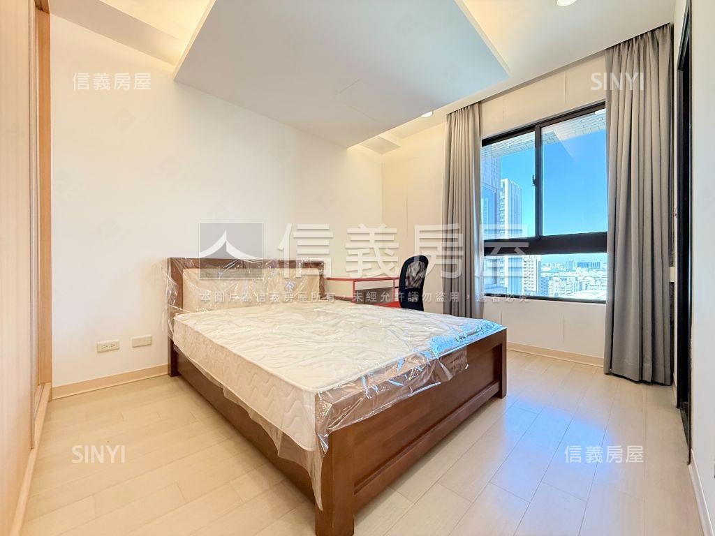 世紀之頂視野四房雙平車位房屋室內格局與周邊環境