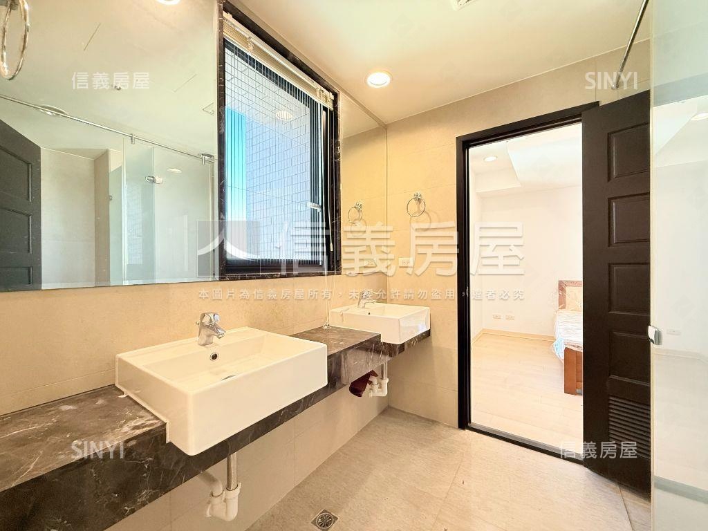 世紀之頂視野四房雙平車位房屋室內格局與周邊環境