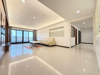 世紀之頂視野四房雙平車位