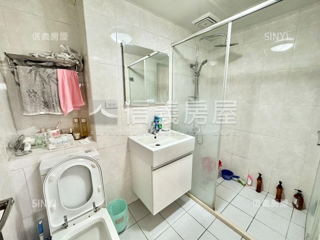 南向亮眼三房車位房屋室內格局與周邊環境