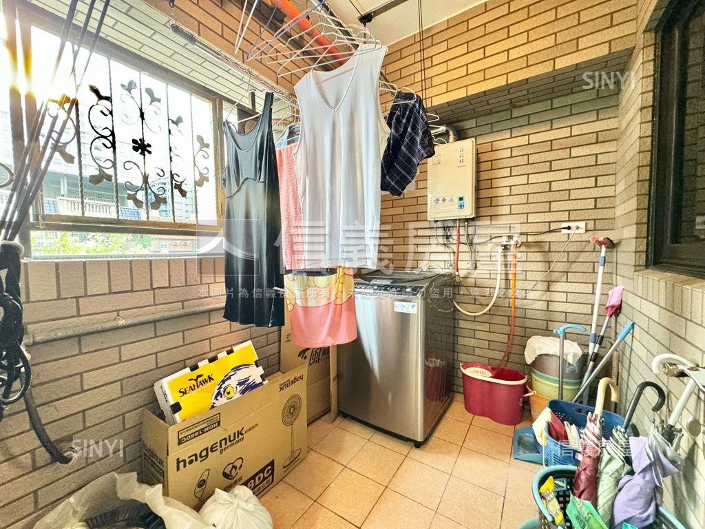 南向亮眼三房車位房屋室內格局與周邊環境